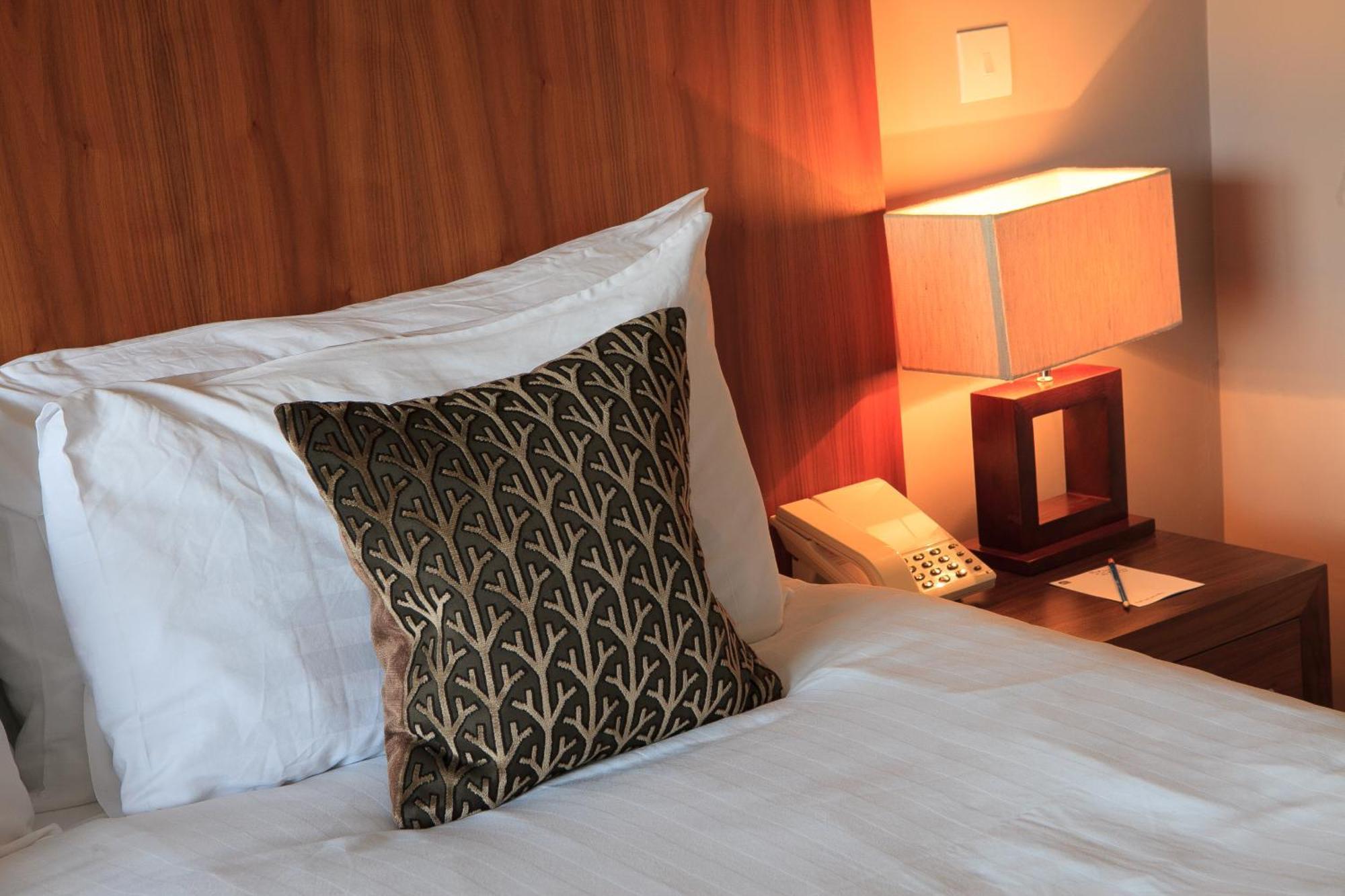 Best Western Plus Centurion Hotel Midsomer Norton Phòng bức ảnh